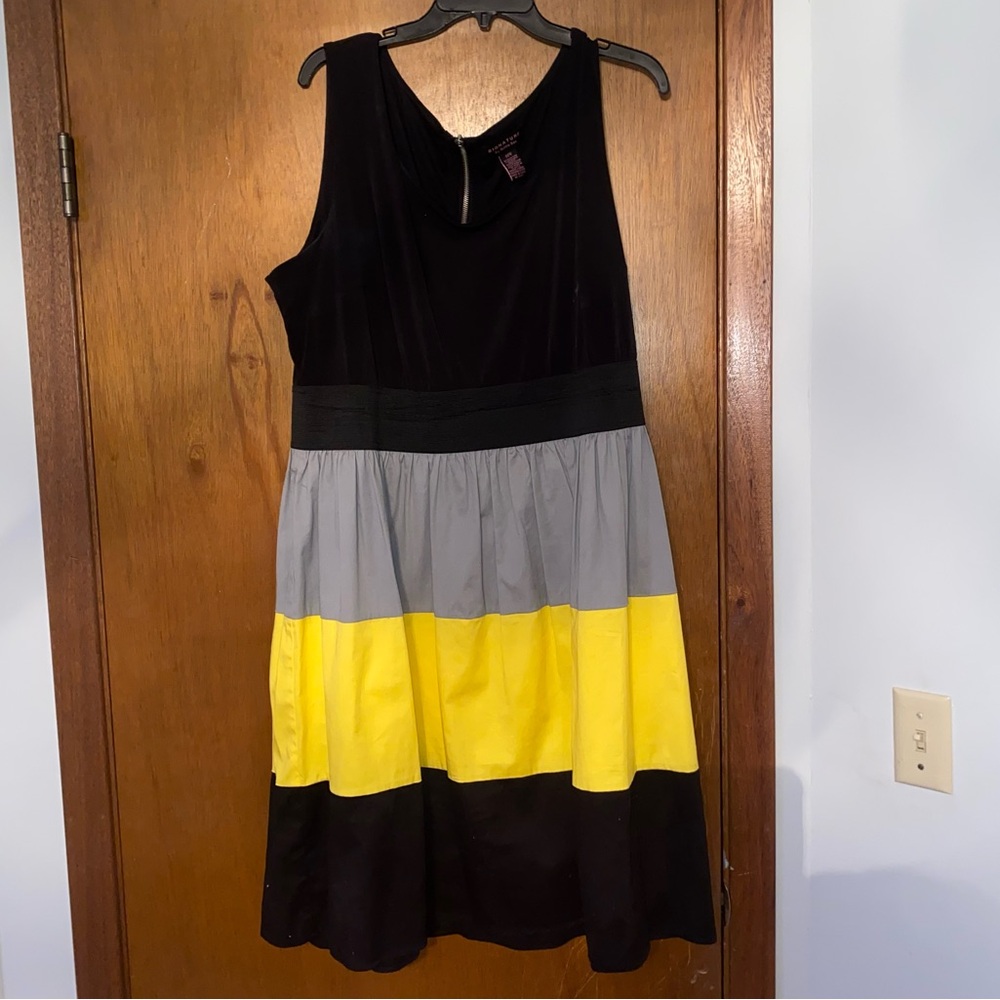 Robbie Bee Signature Black Dress